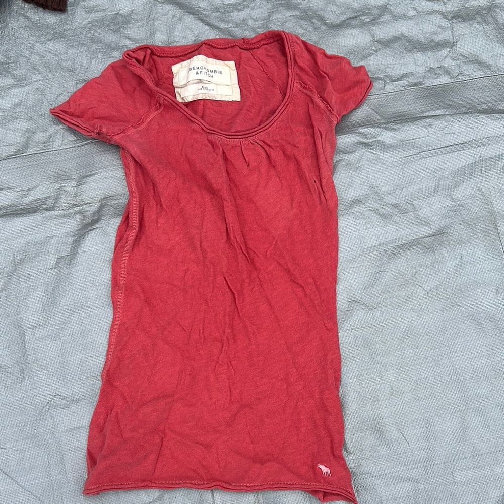Abercrombie & Fitch Crimson Tee